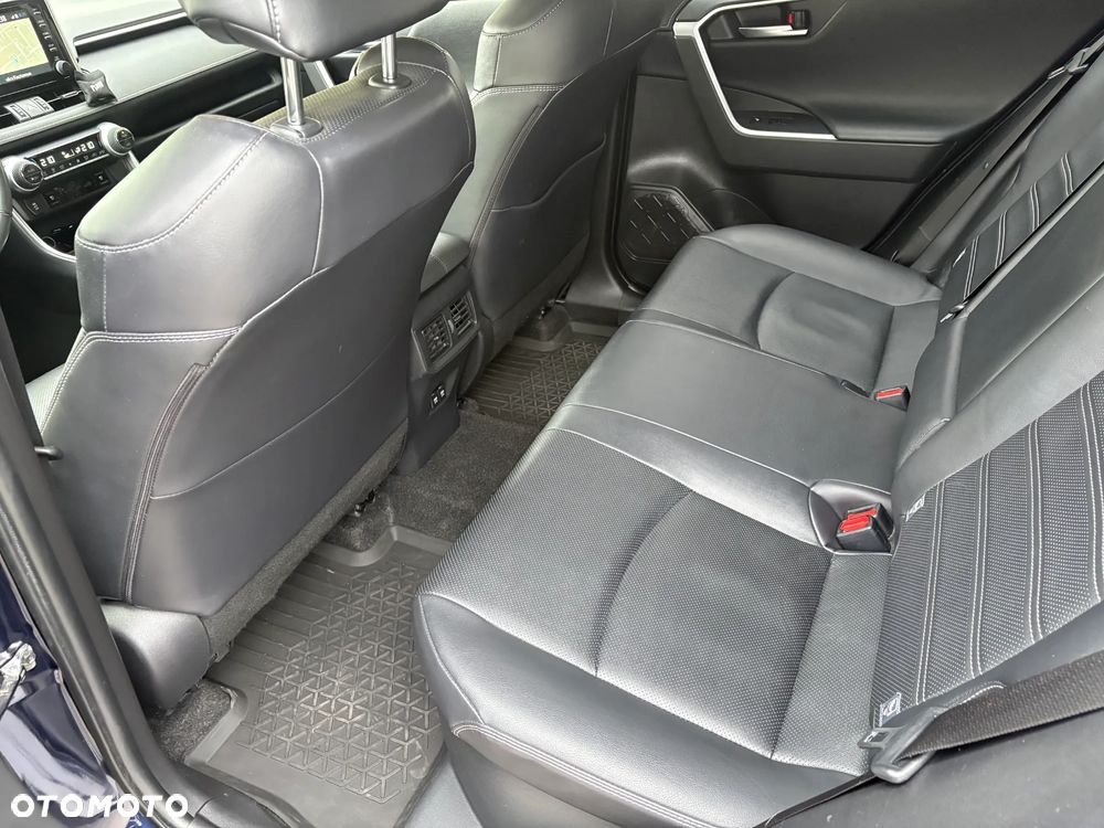 Toyota RAV4 - 18