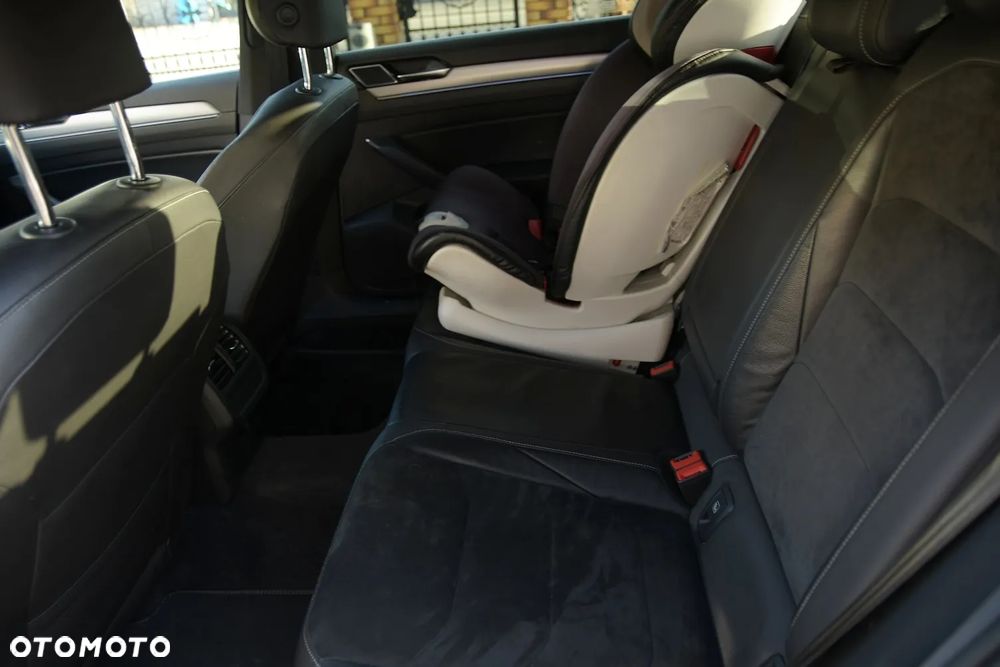 Volkswagen Arteon 2.0 TSI 4Motion R-Line DSG - 24