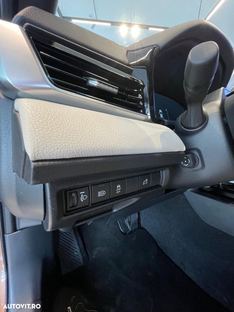 Toyota Camry 2.5 HEV Executive - 11