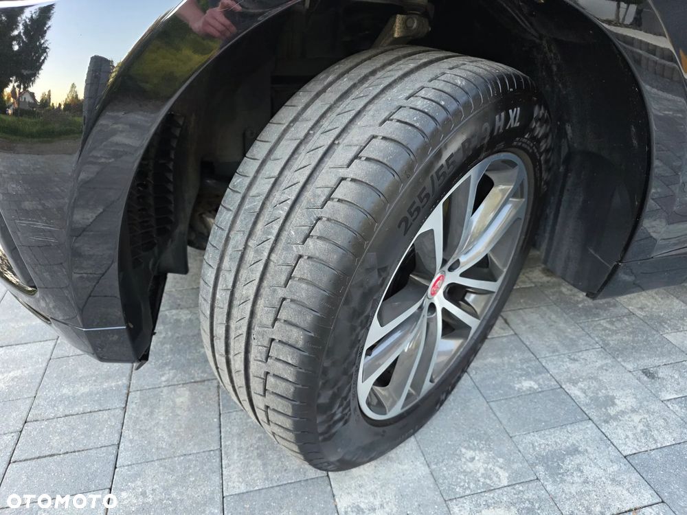 Jaguar F-Pace 2.0 i4D AWD R-Sport - 38