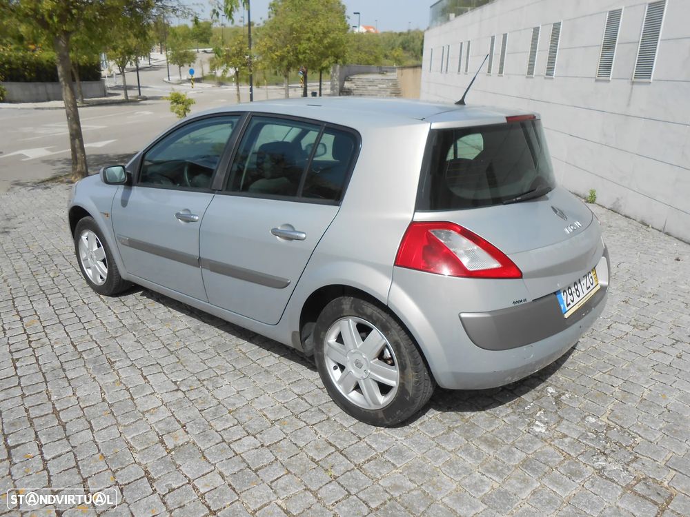 Renault Mégane 1.5 dCi Confort Dynamique - 9