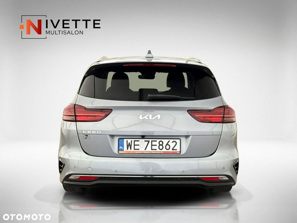 Kia Ceed - 10