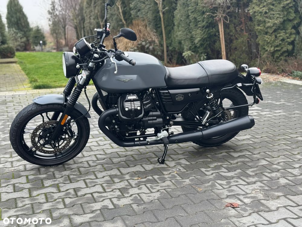 Moto Guzzi V7 - 7