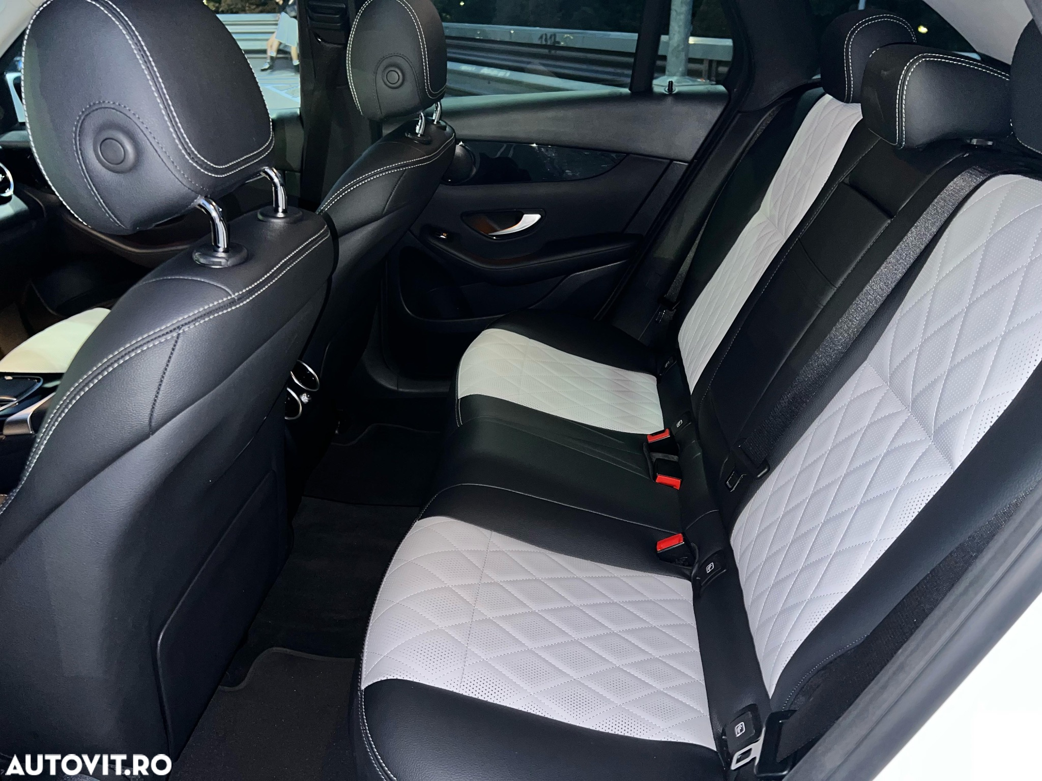 Mercedes-Benz GLC 300 d 4Matic 9G-TRONIC Exclusive - 6