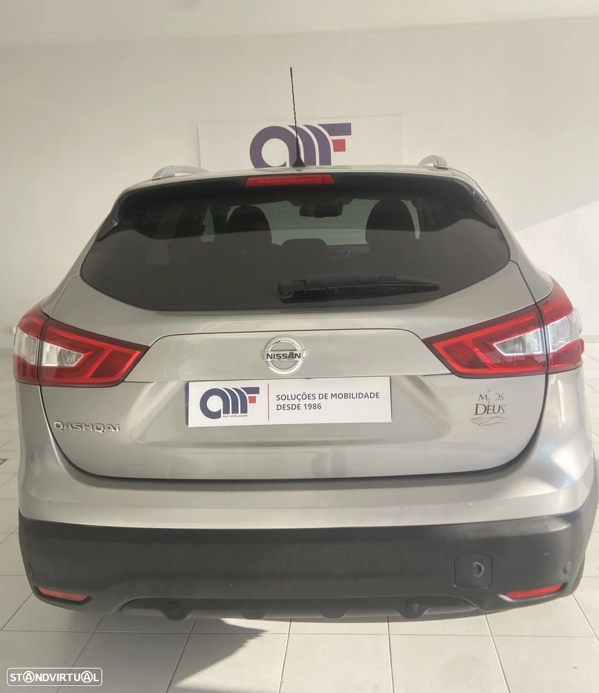 Nissan Qashqai 1.5 dCi N-Connecta - 6