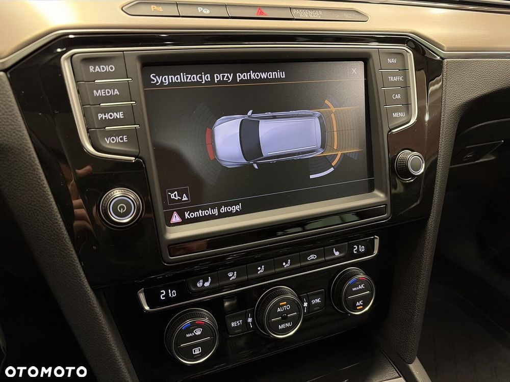 Volkswagen Passat - 19