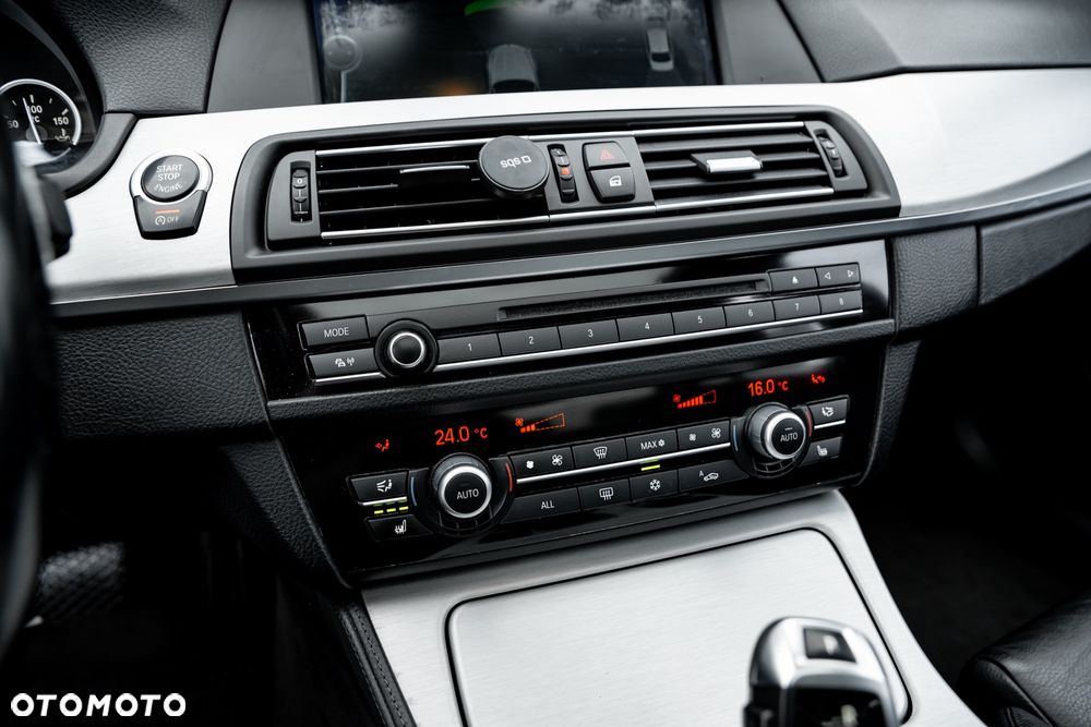 BMW Seria 5 535d xDrive Sport-Aut - 31