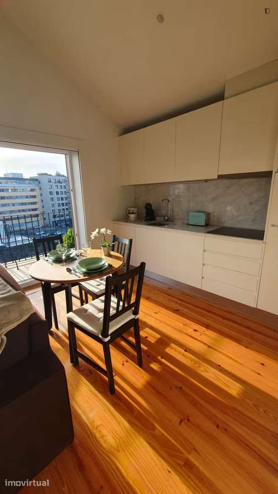 Estúdio - localizado em Santo Ildefonso Porto - Grande imagem: 3/8
