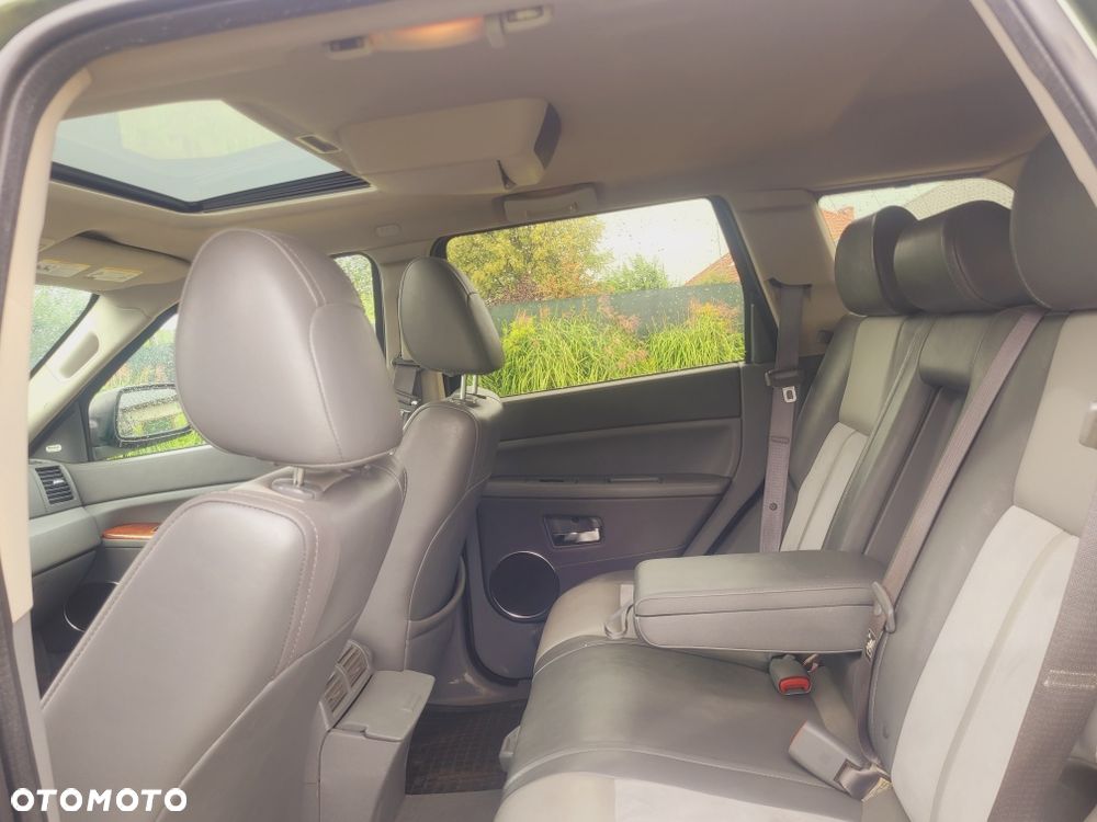 Jeep Grand Cherokee - 8
