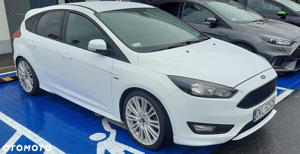 Ford Focus - 24