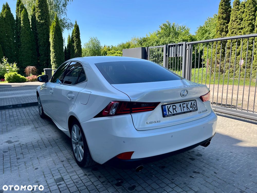 Lexus IS 200t Elite - 9