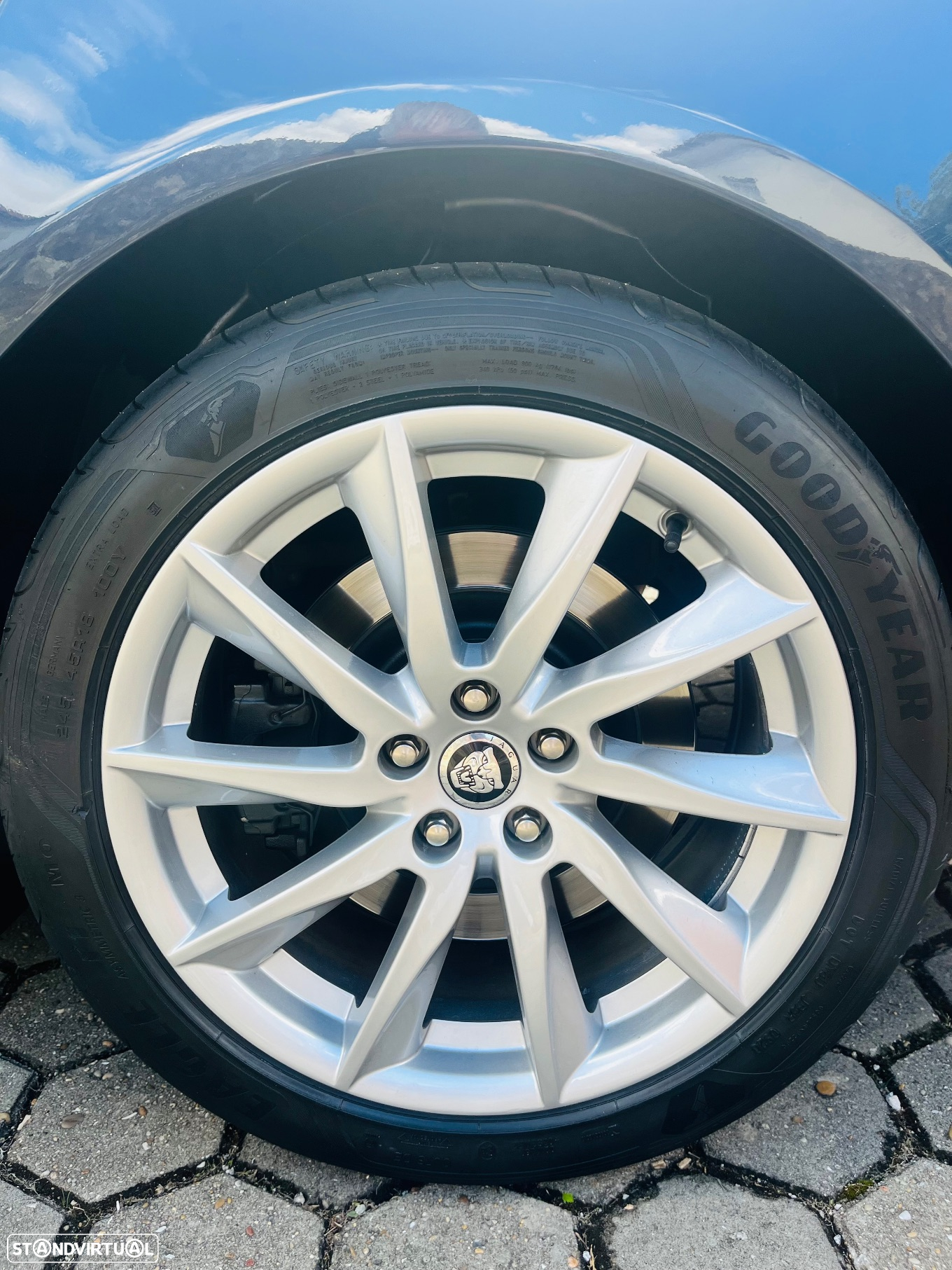 Jaguar XF 2.2 D Luxury - 15