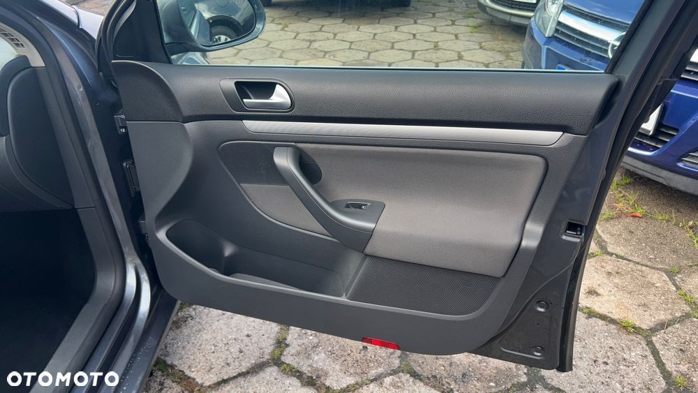Volkswagen Jetta 1.9 TDI DPF Sportline - 12