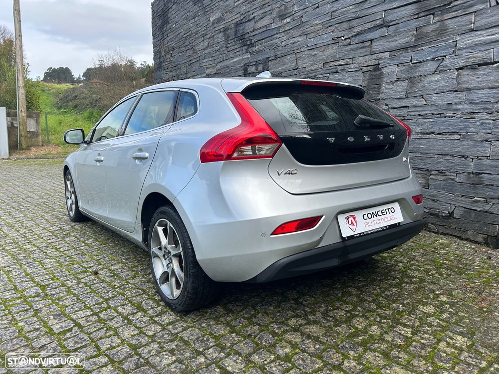 Volvo V40 2.0 D2 Momentum Eco - 6