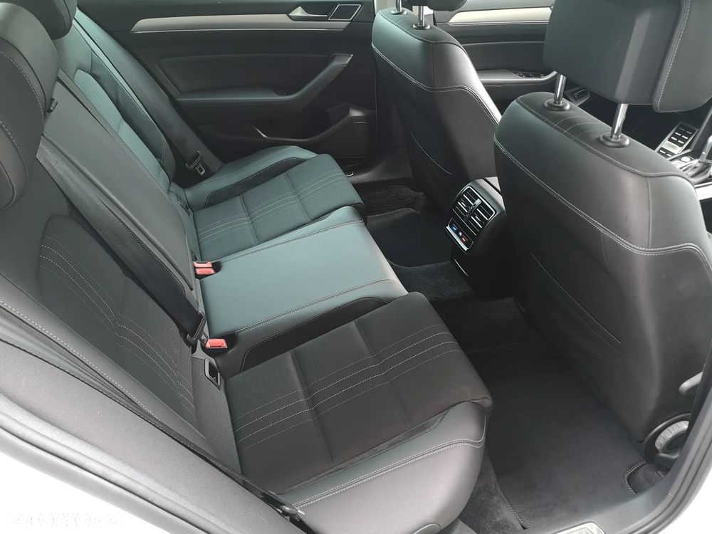 Volkswagen Passat Alltrack 2.0 TDI SCR 4Motion DSG - 29