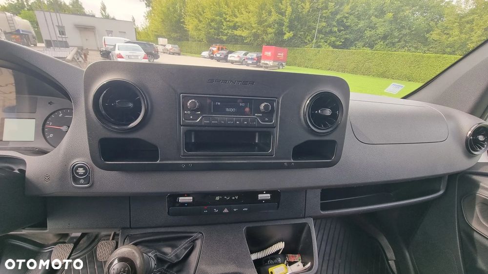 Mercedes-Benz SPRINTER L2H1 - 11