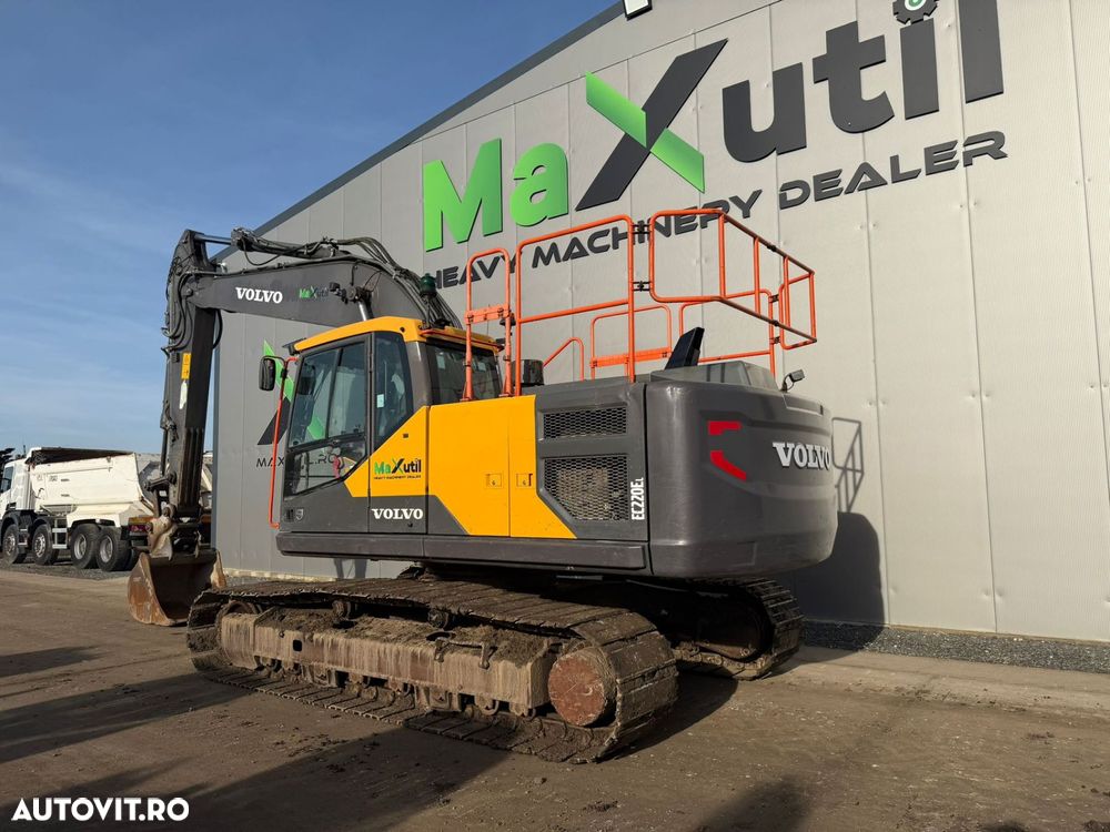 Volvo EC220EL Excavator - 5
