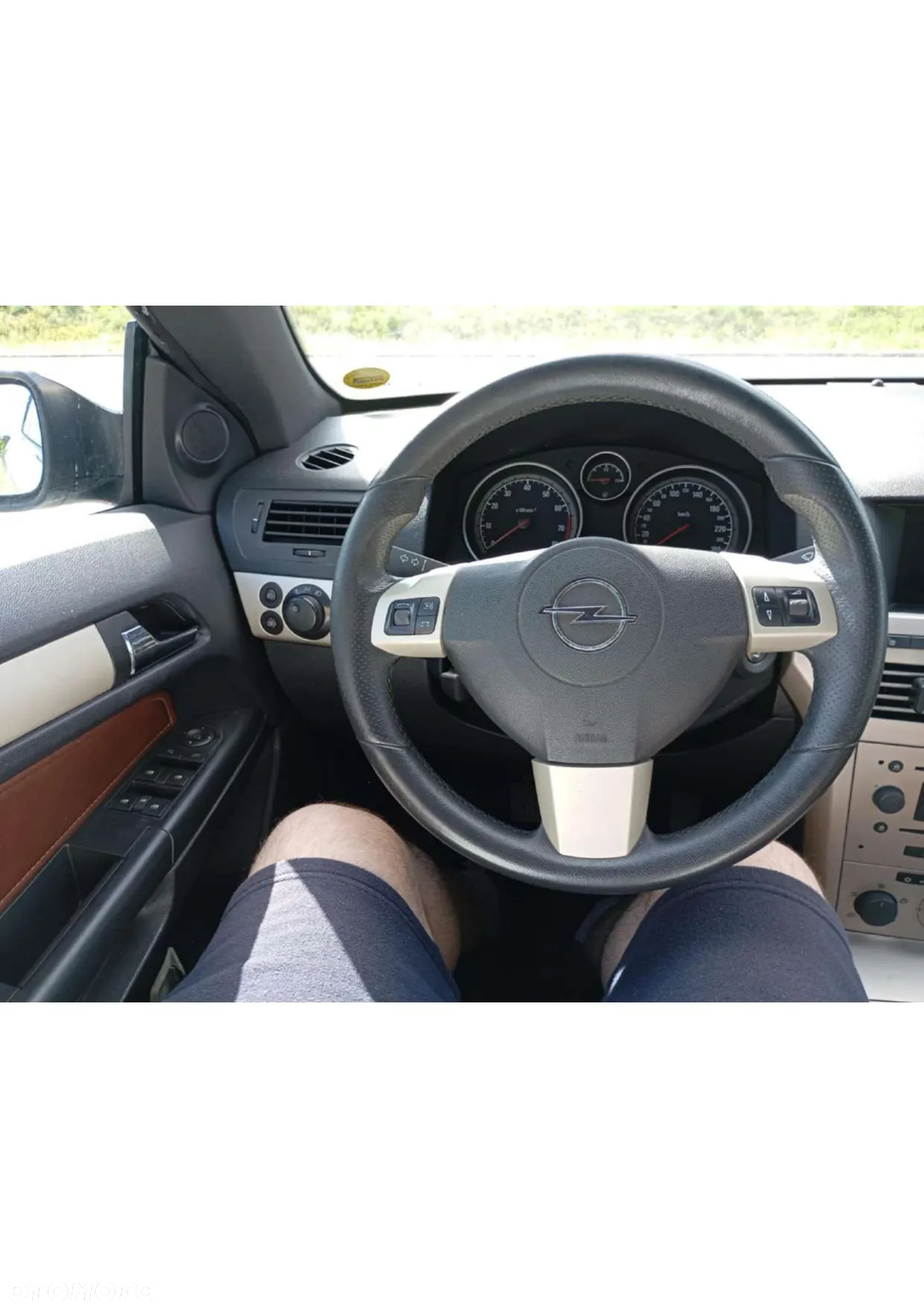 Opel Astra III GTC 1.8 Cosmo - 16