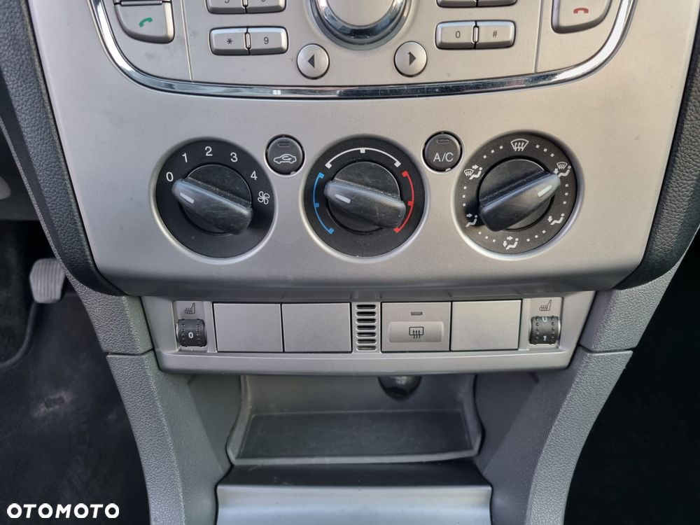 Ford Focus 1.6 16V Style - 14