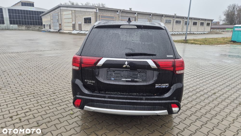 Mitsubishi Outlander 2.0 4WD Plus - 6