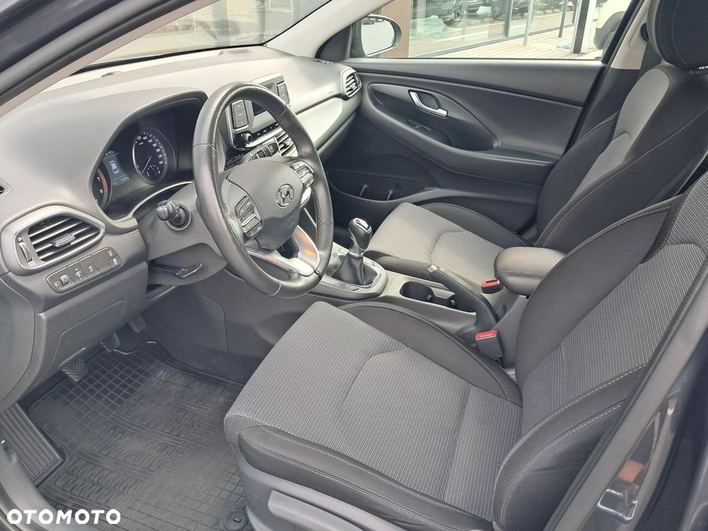Hyundai i30 1.5 DPI Smart - 10