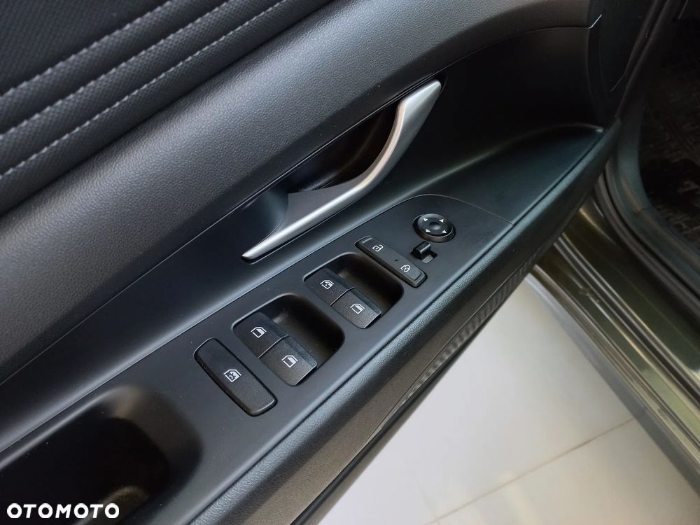 Hyundai Elantra 1.6 Smart CVT - 12