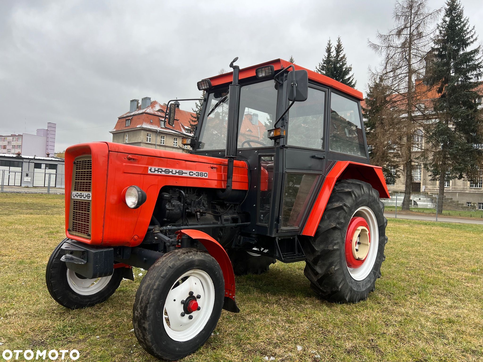Ursus C360 - 1