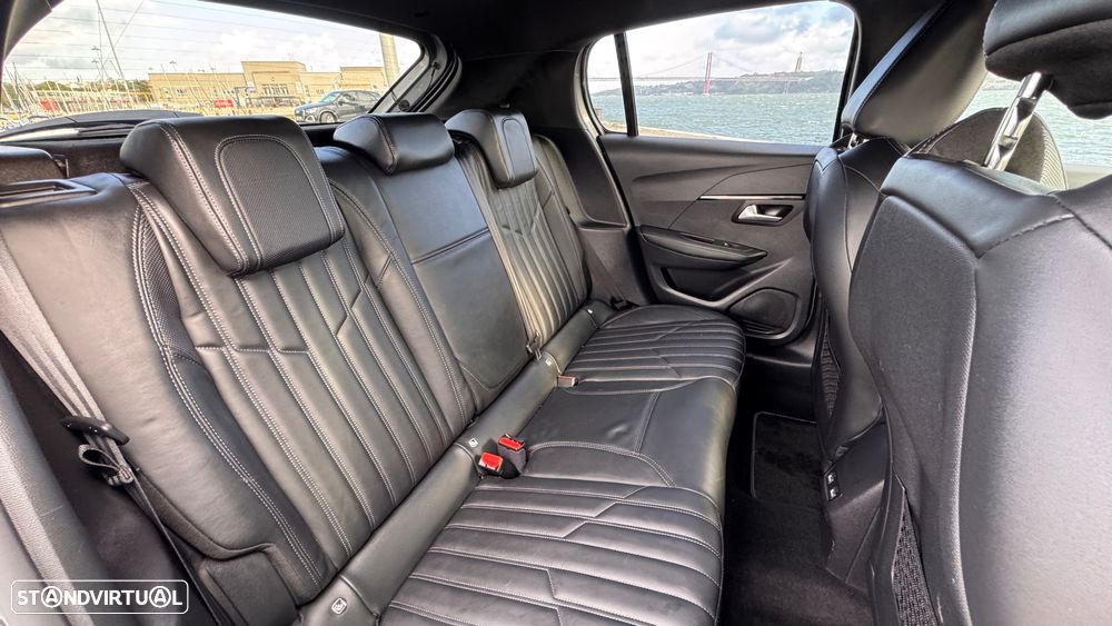 Peugeot 208 1.2 PureTech GT EAT8 - 7