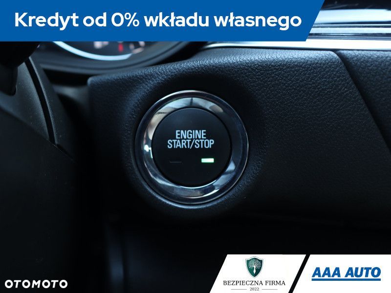 Opel Insignia - 25