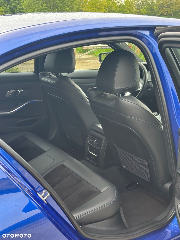 BMW Seria 3 318d M Sport - 11
