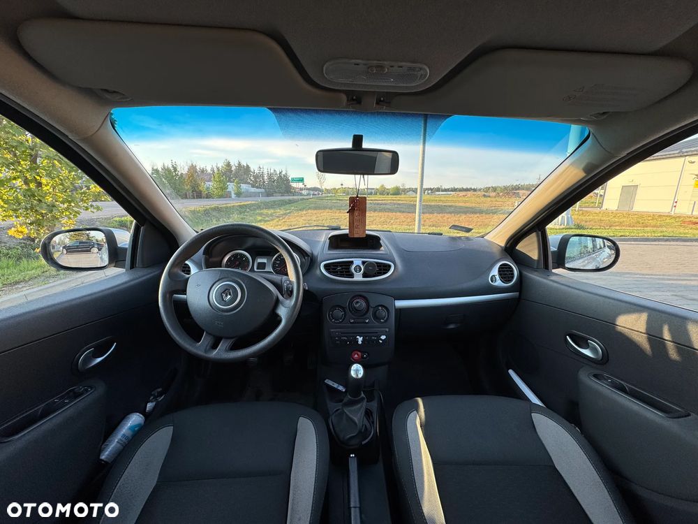 Renault Clio - 8