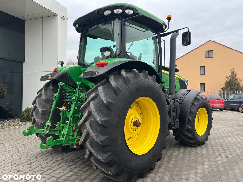 John Deere 7215 R - 8