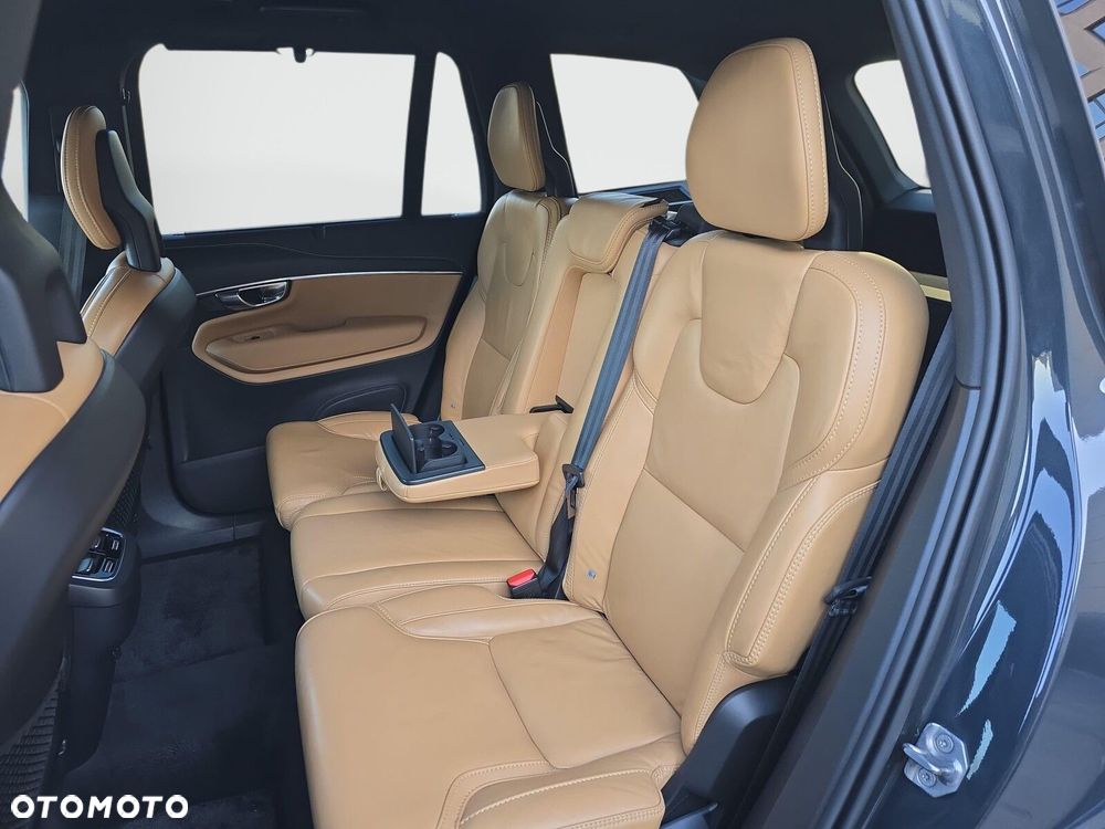 Volvo XC 90 - 23