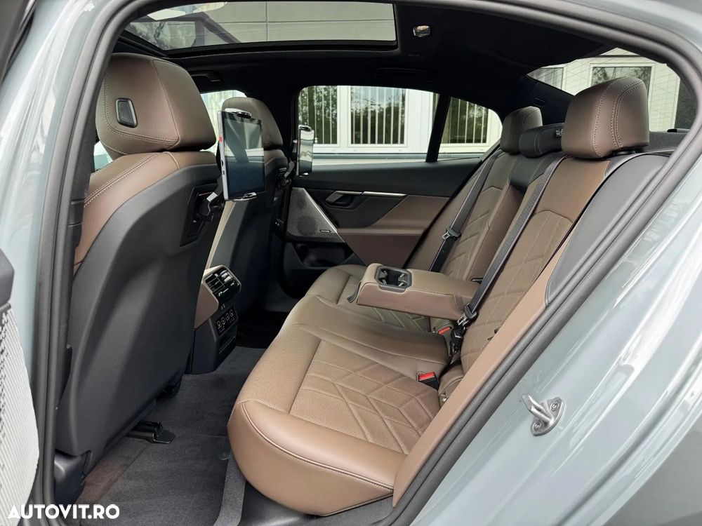 BMW Seria 5 530e Aut. - 11