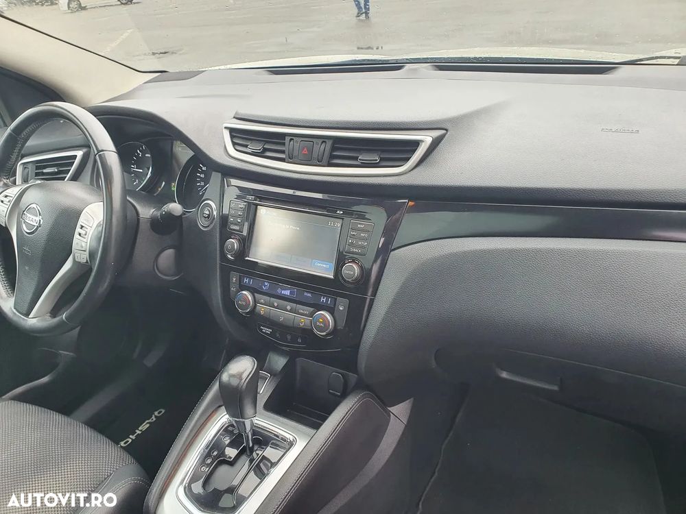 Nissan Qashqai 1.6 DCI Xtronic TEKNA+ - 9