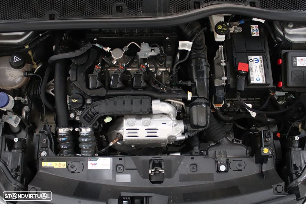 Peugeot 2008 1.2 PureTech Allure - 23