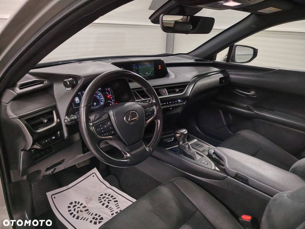 Lexus UX 250h Elegance 2WD - 18