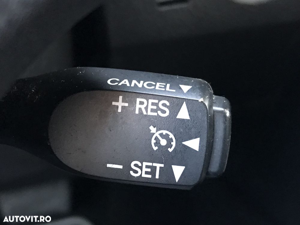 Toyota Auris 1.8 L VVT-i Sol+ - 22