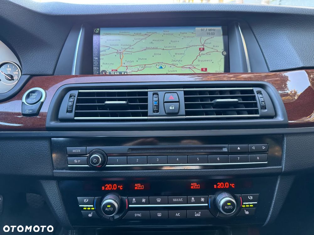 BMW Seria 5 528i - 26