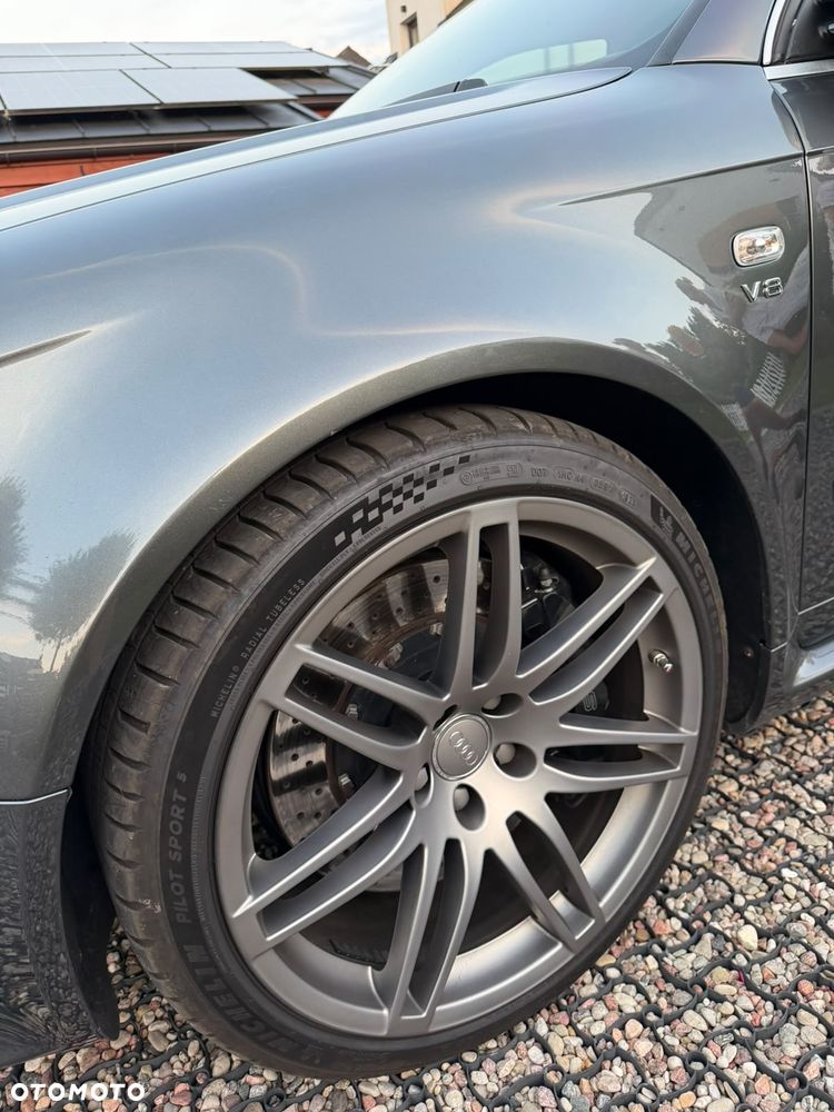 Audi RS4 Limousine Standard - 27