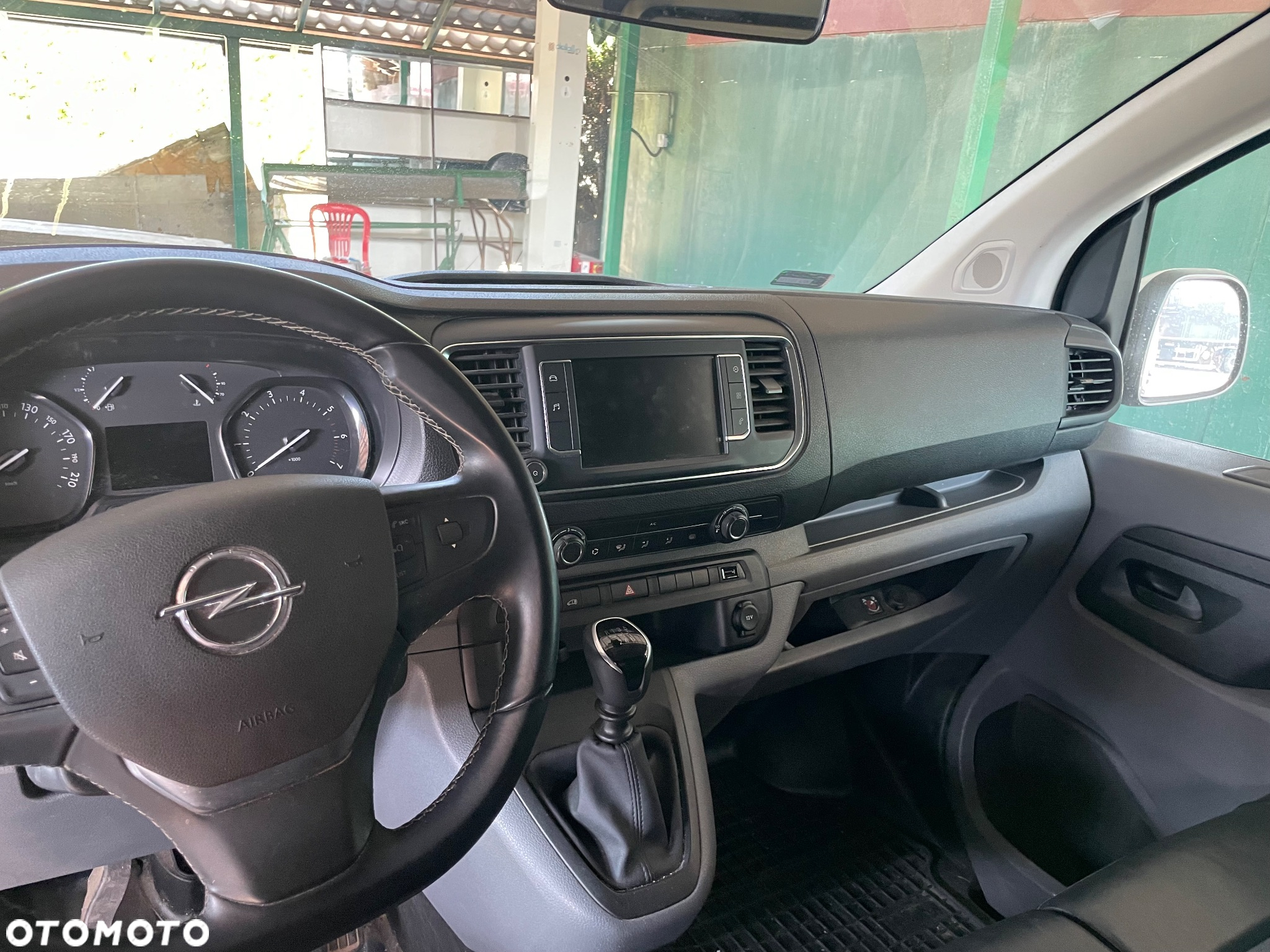 Opel Vivaro - 8