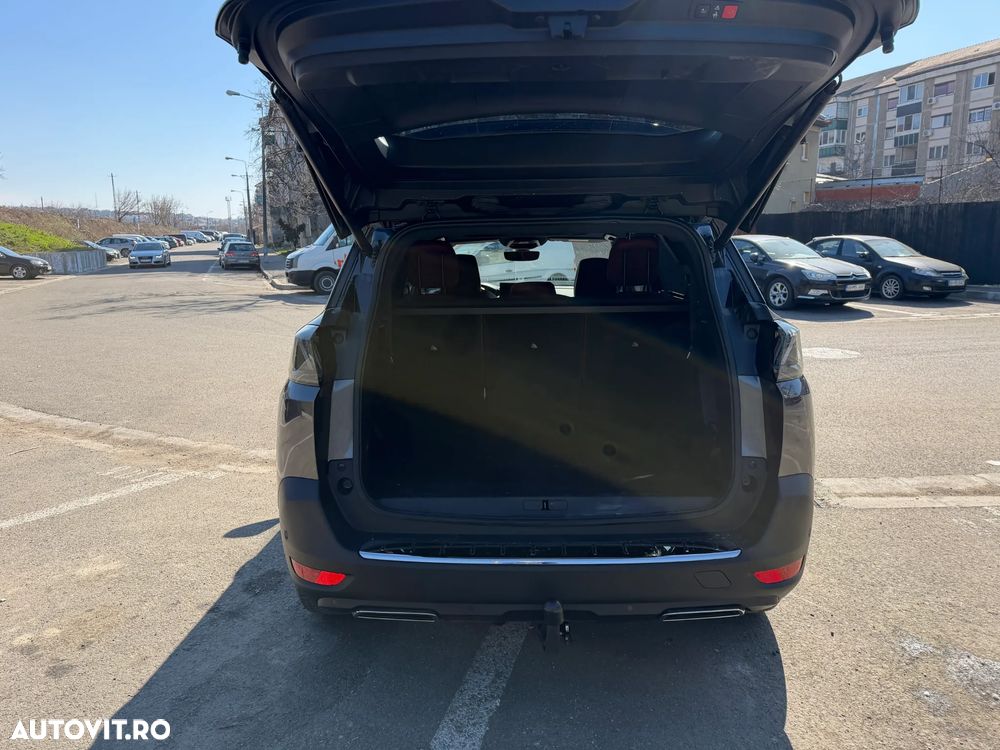 Peugeot 5008 - 9