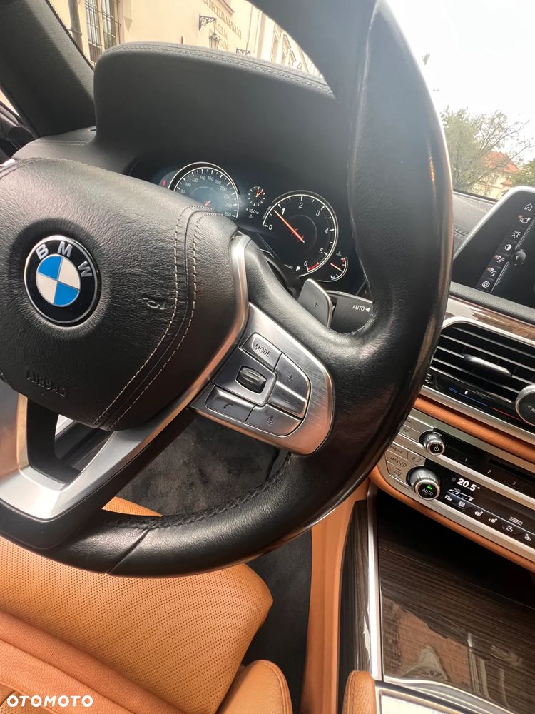 BMW Seria 7 740d xDrive - 27
