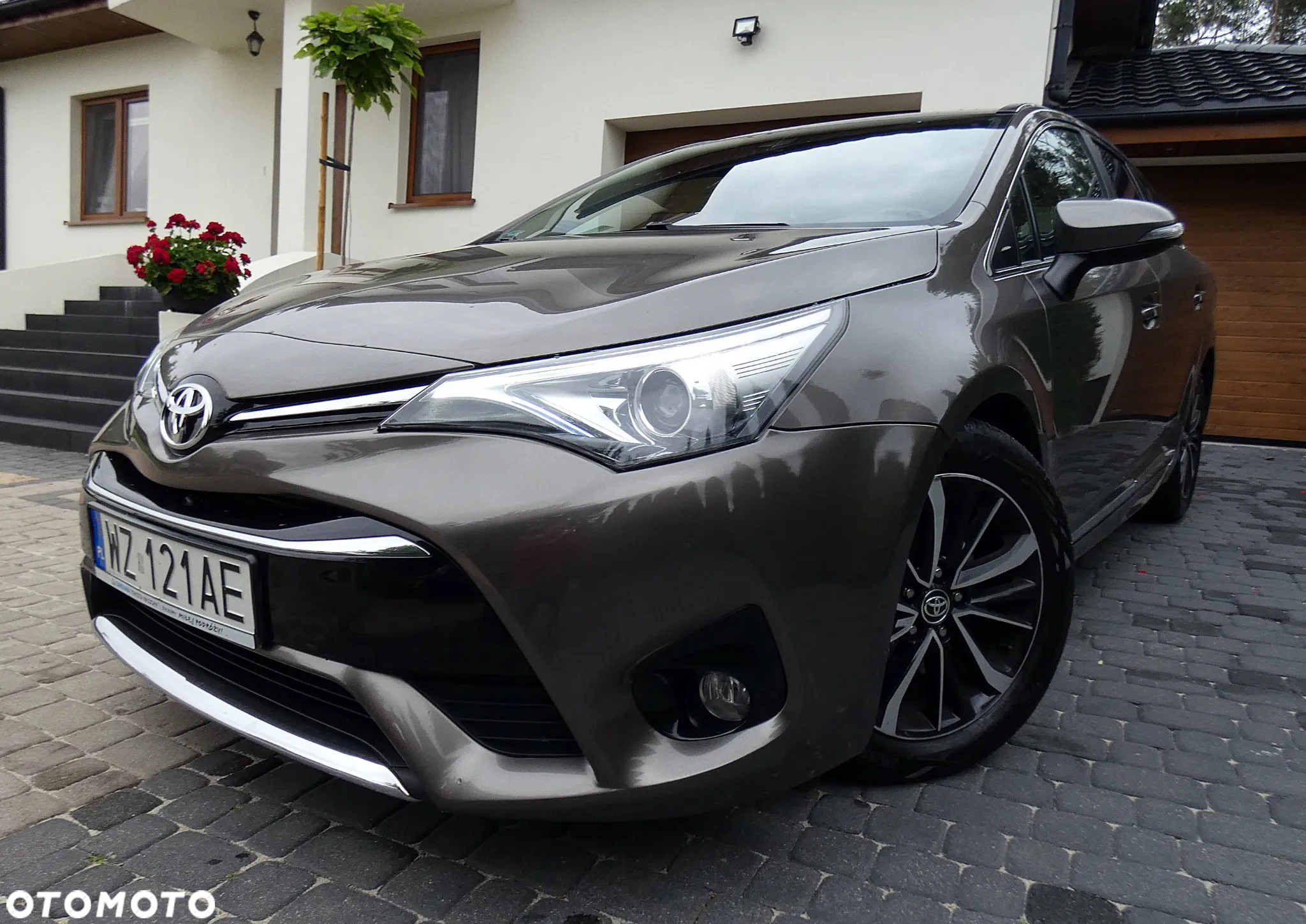 Toyota Avensis 2.0 D-4D Premium - 9