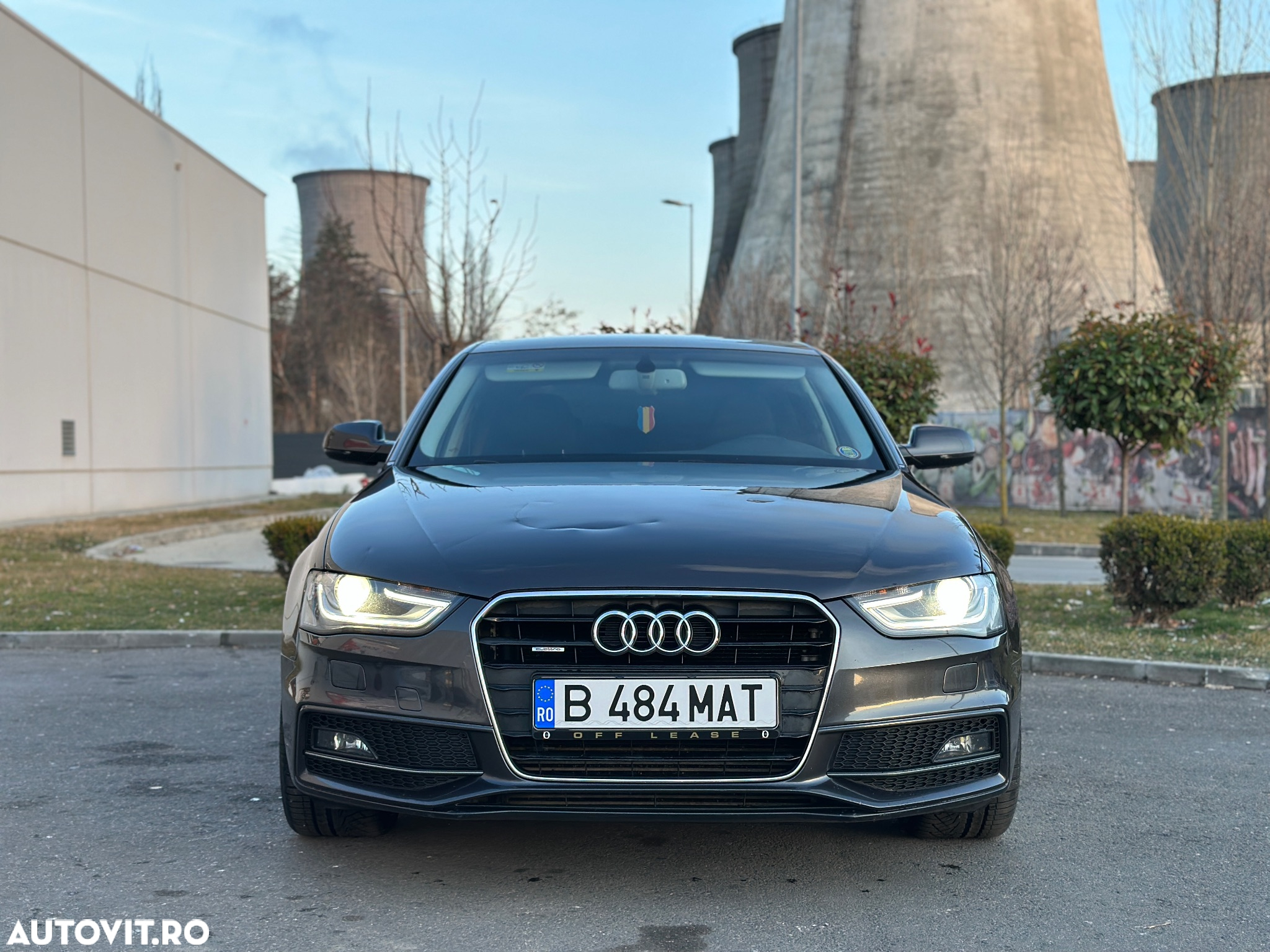 Audi A4 2.0 TDI DPF quattro S line Sportpaket - 4