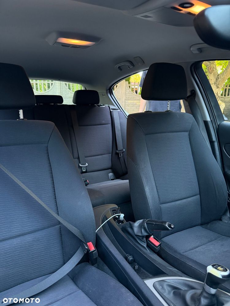 BMW Seria 1 118d - 15