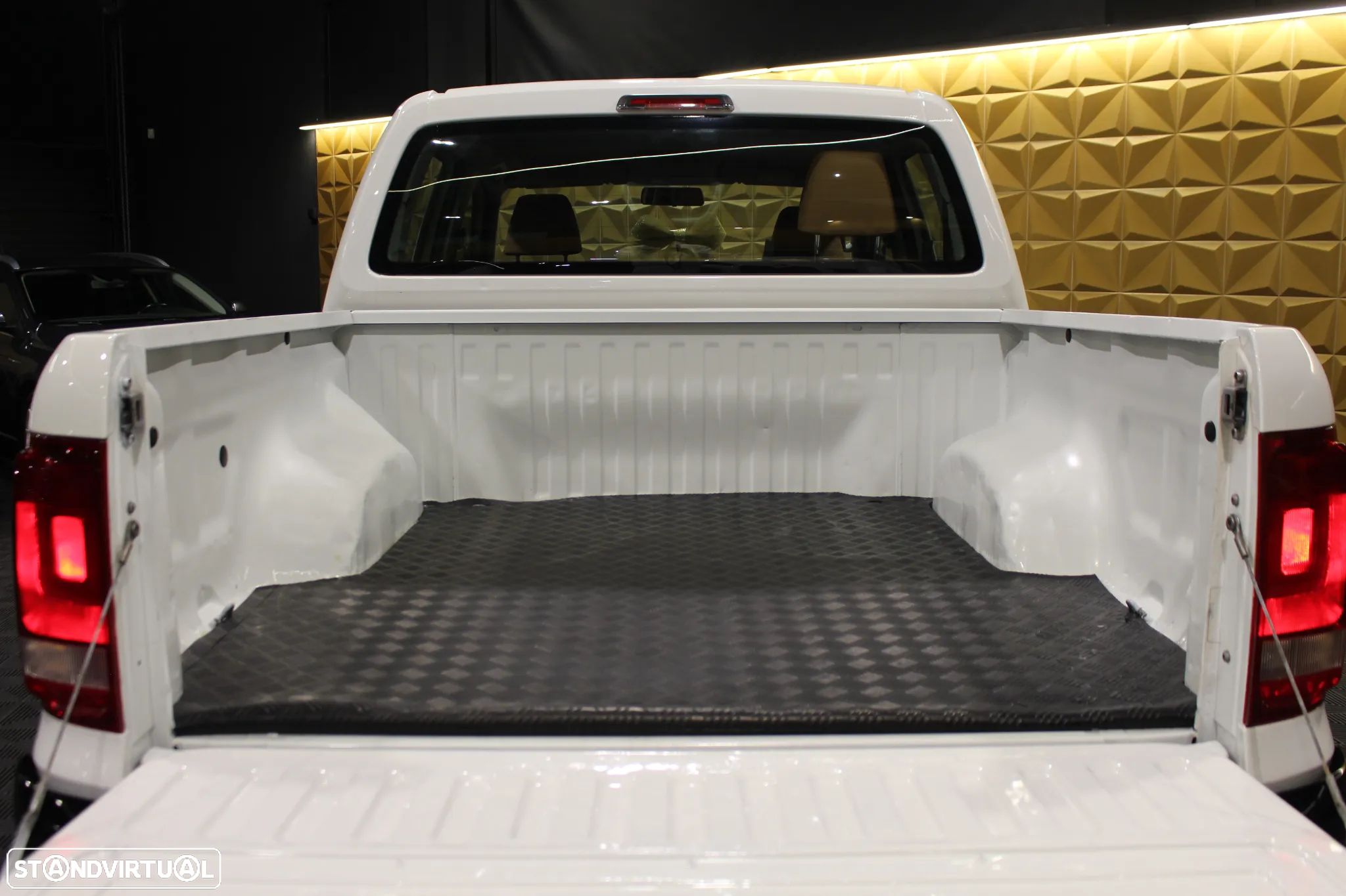VW Amarok 2.0 TDi CD Extra AC Plus CM 4Motion - 17