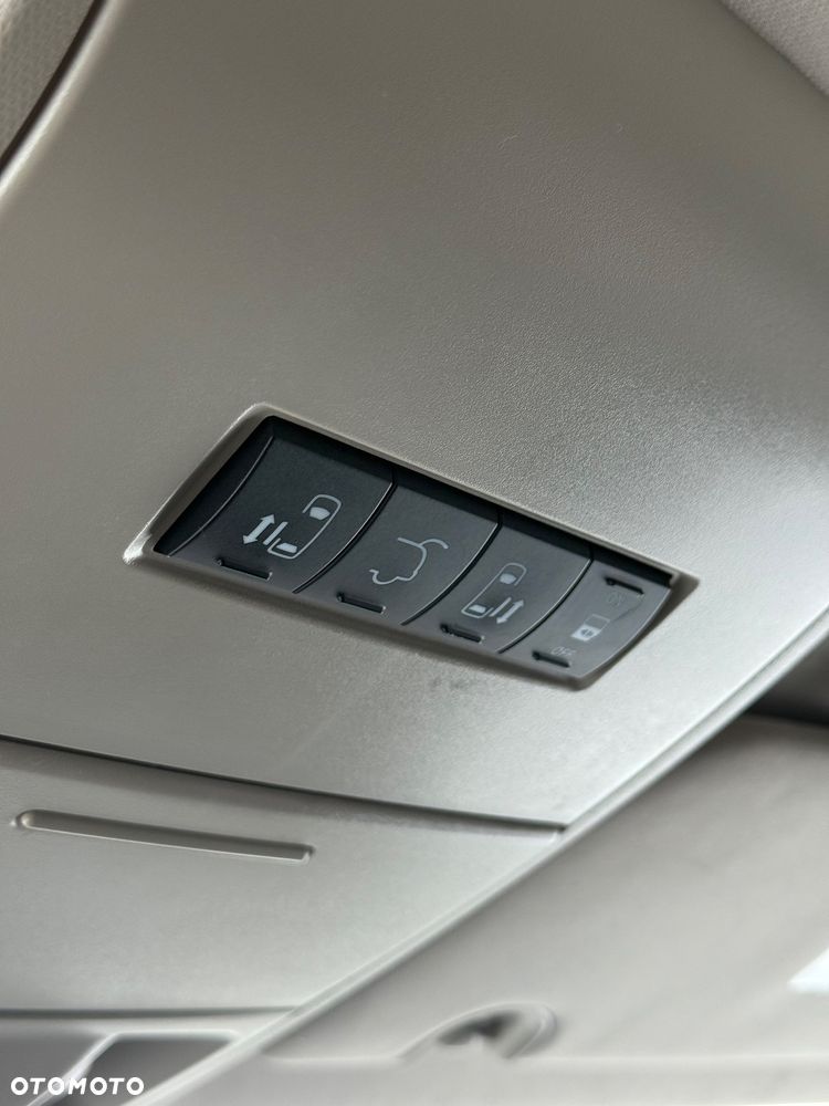 Chrysler Town & Country 3.6 Limited - 27