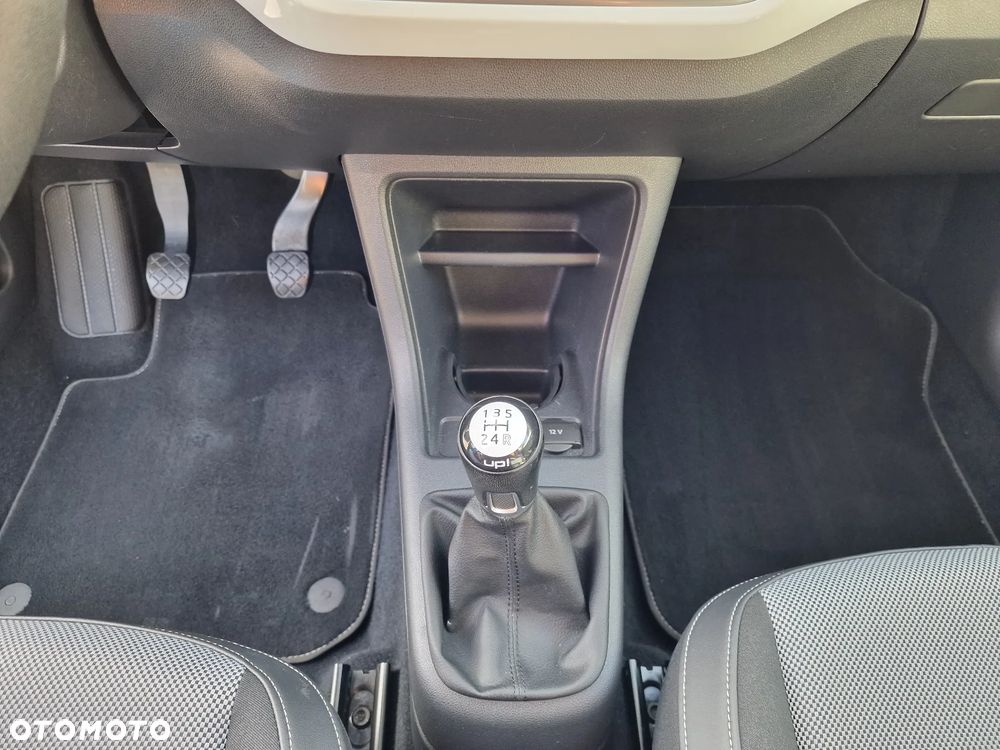 Volkswagen up! 1.0 black - 25