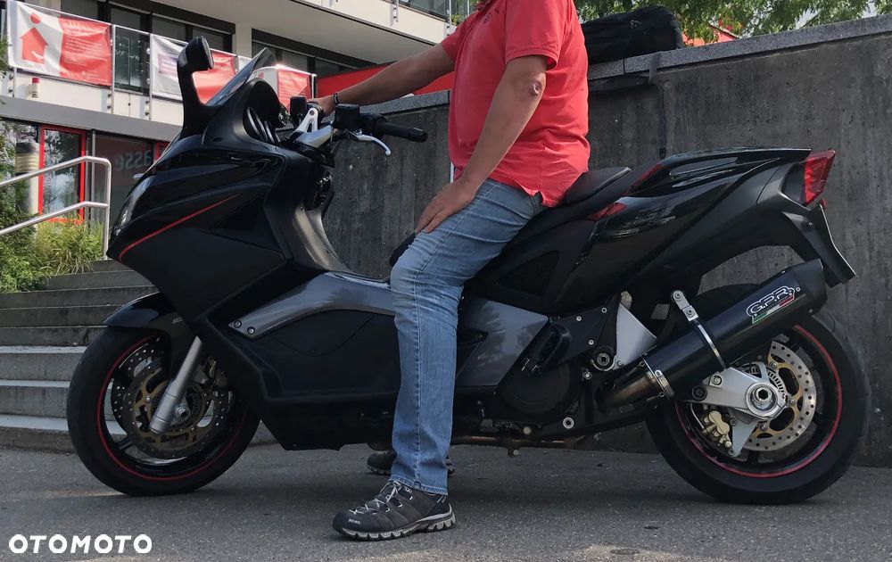 Aprilia SRV 850 - 6
